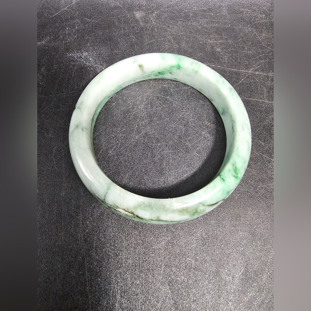 Vintage mottled‎ green jadeite bangle bracelet